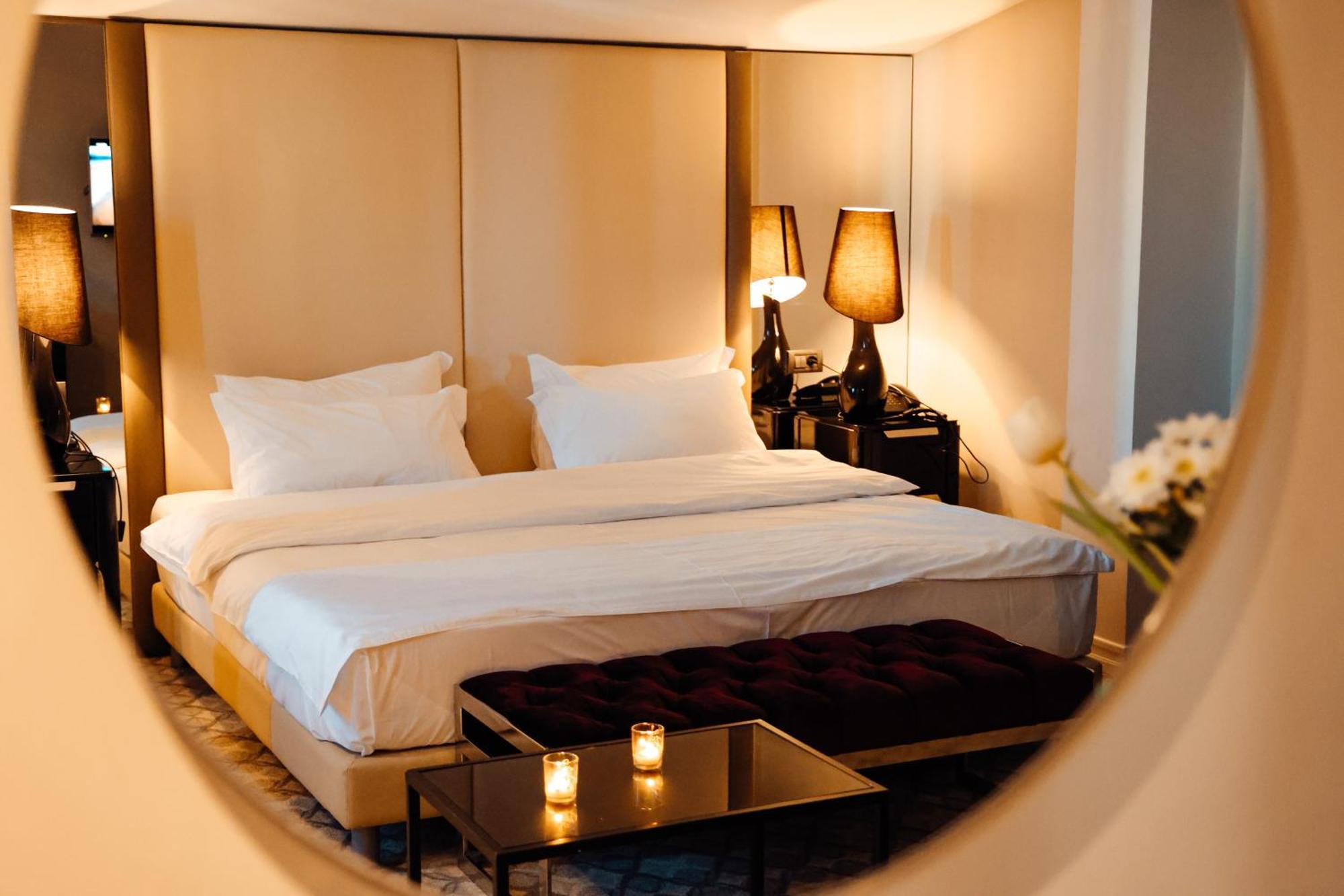 Senator Hotel Tiranë Luaran gambar